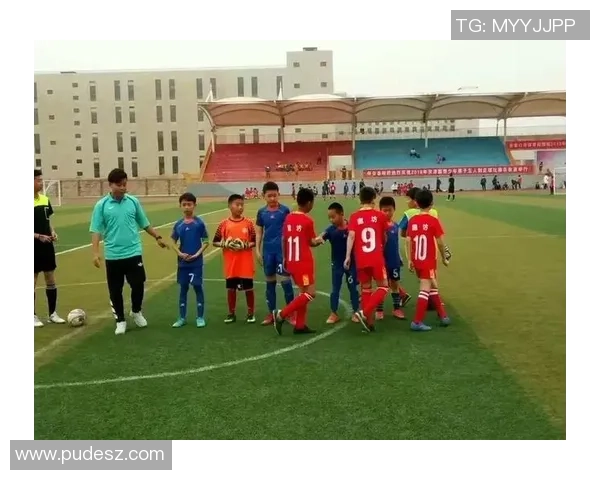 周军独家解析足球技巧与战术分享助你提升球技与比赛表现